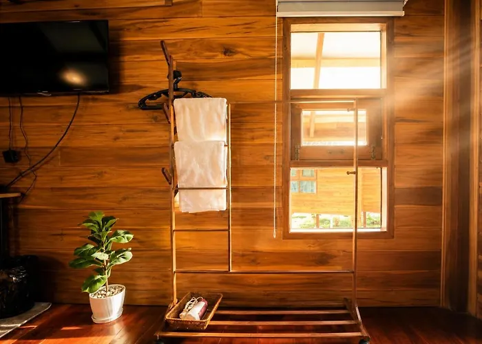 Nalintara Resort นลินธารารีสอร์ท