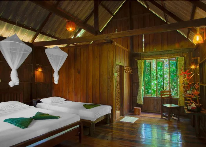 Khao Sok Riverside Cottages